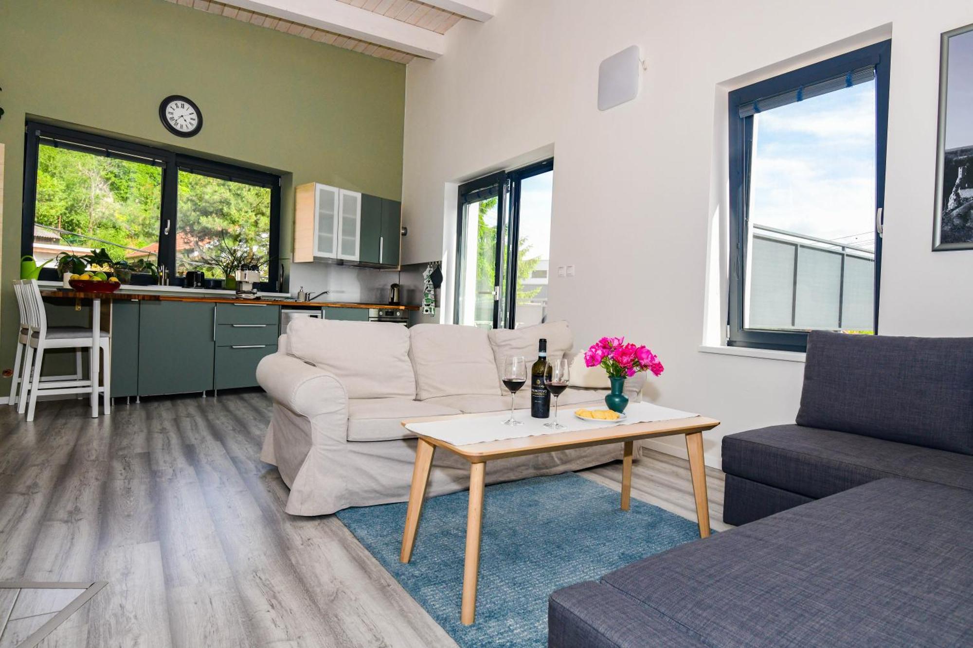 Rosemary Apartment Bratislava Bagian luar foto